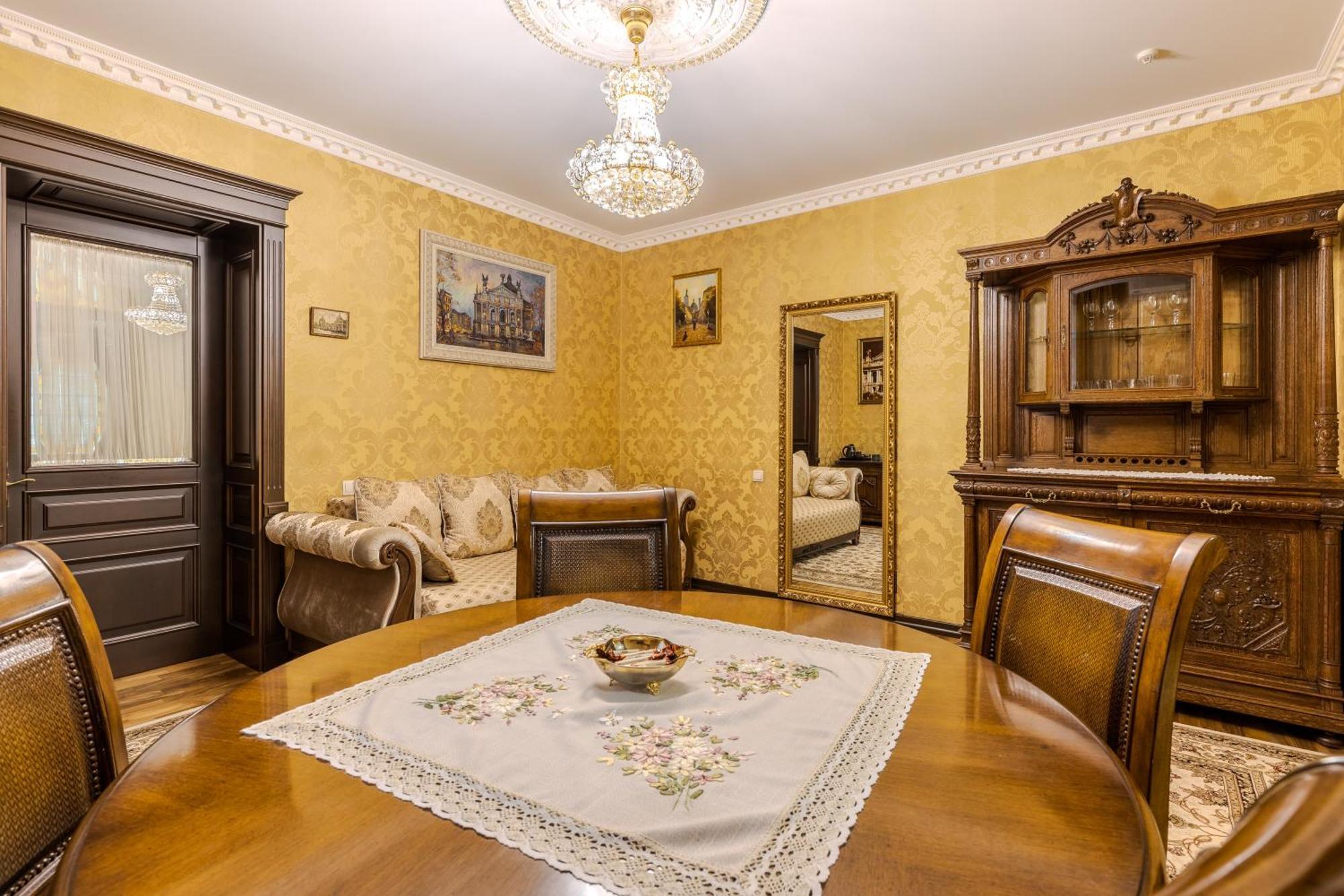 Luxury Boutique Andreevskiy Lwów Zewnętrze zdjęcie
